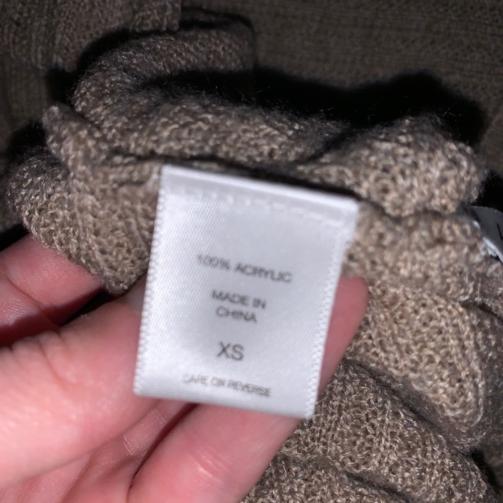 Sweater - Picture 4 of 4